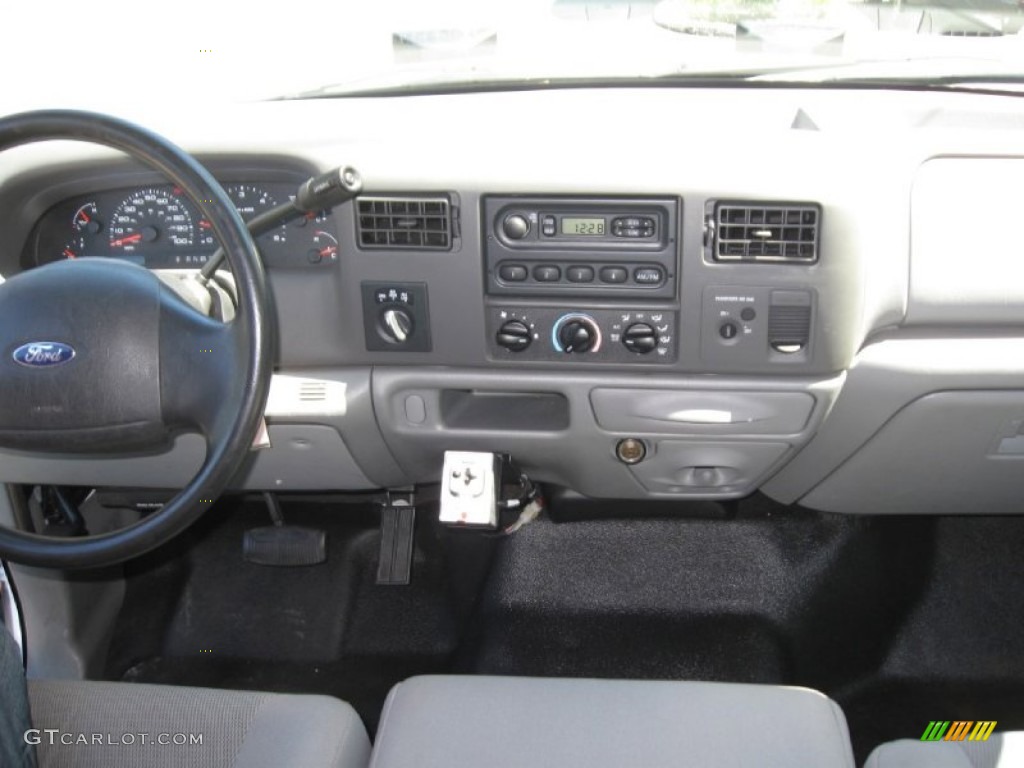 2004 Ford F250 Super Duty XL Regular Cab 4x4 Plow Truck Dashboard Photos