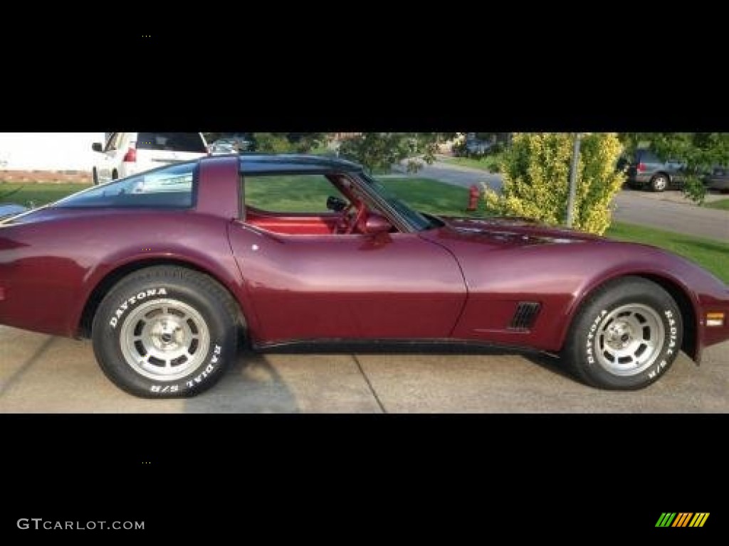 1981 Corvette Coupe - Maroon Metallic / Dark Red photo #1