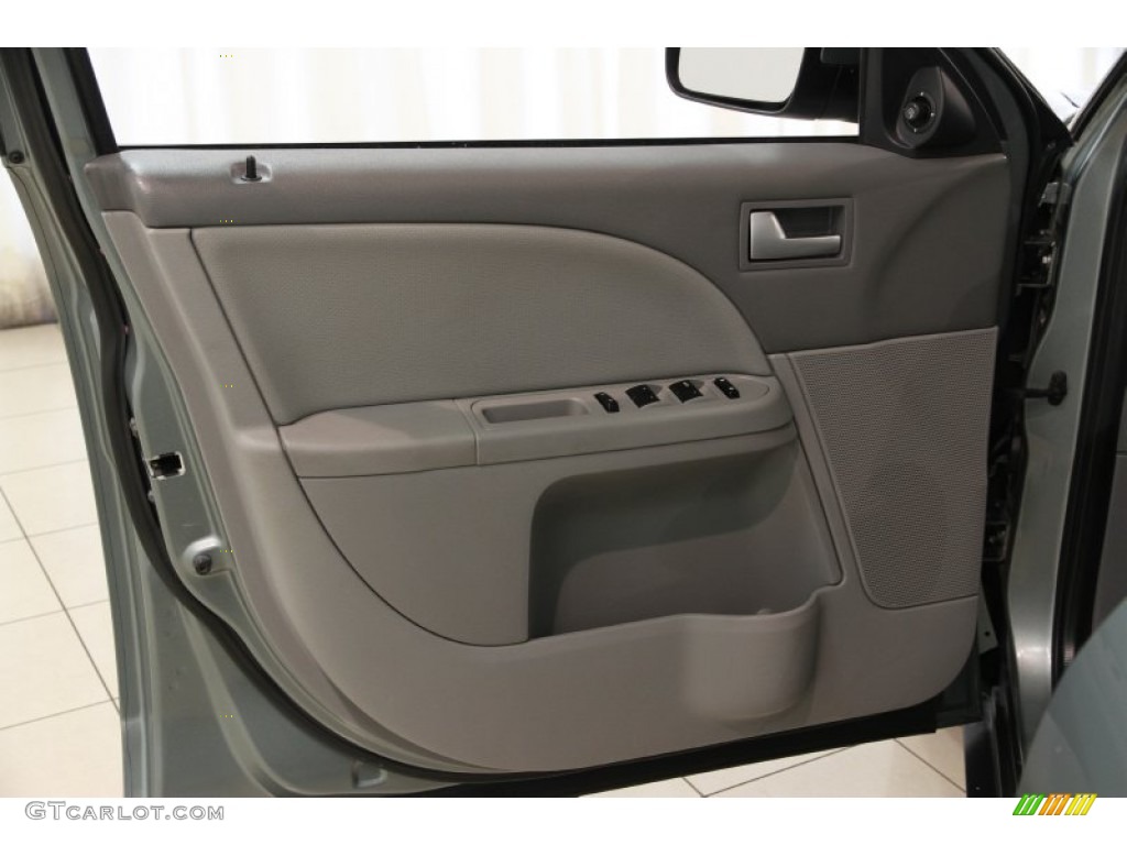 2005 Montego Luxury AWD - Light Tundra Metallic / Shale photo #5
