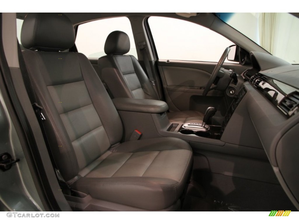 2005 Montego Luxury AWD - Light Tundra Metallic / Shale photo #11