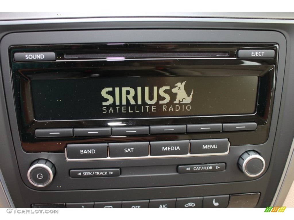 2014 Volkswagen Passat 2.5L Wolfsburg Edition Controls Photo #84995933