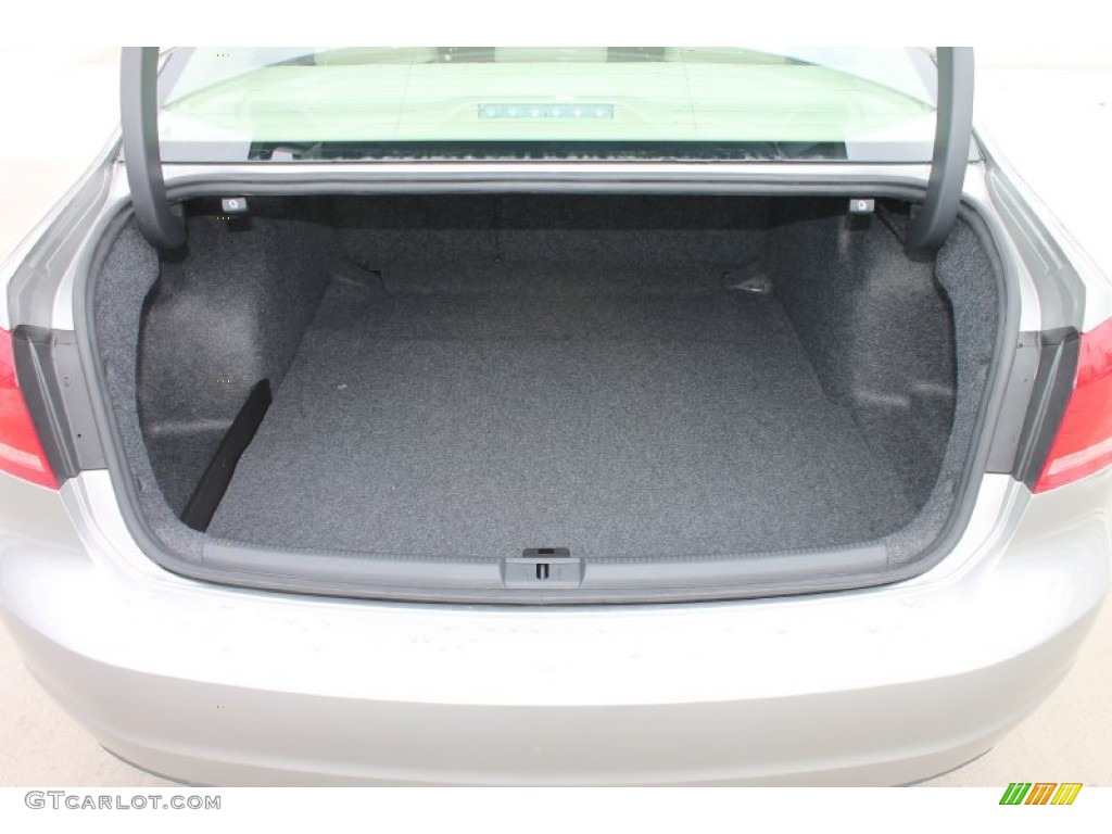2014 Volkswagen Passat 2.5L Wolfsburg Edition Trunk Photos