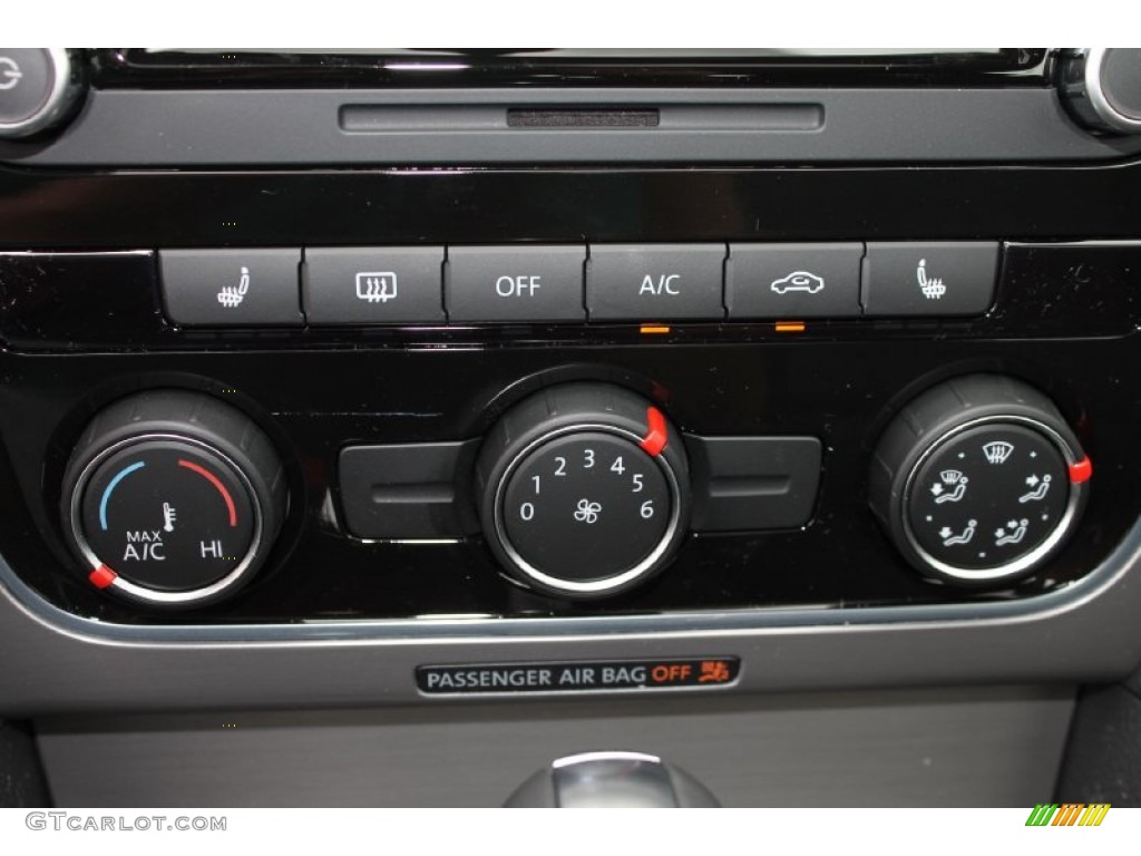 2014 Volkswagen Passat 2.5L SE Controls Photo #84996839