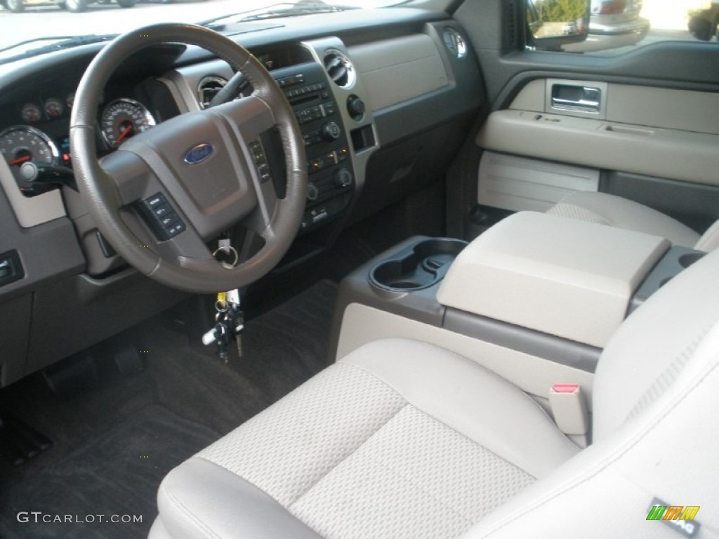 Medium Stone Interior 2010 Ford F150 XLT SuperCab Photo #84998000