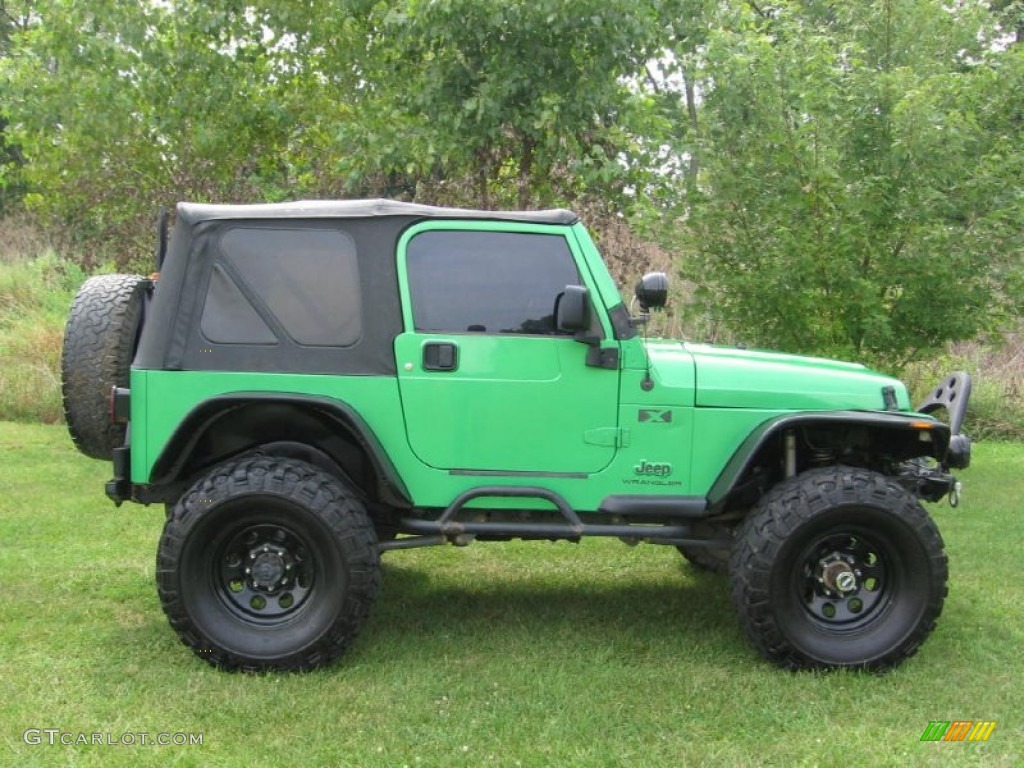 2004 Wrangler X 4x4 - Electric Lime Green Pearl / Dark Slate Gray photo #2
