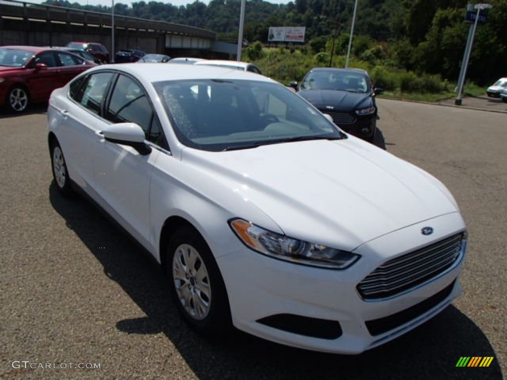 2013 Fusion S - Oxford White / Earth Gray photo #2