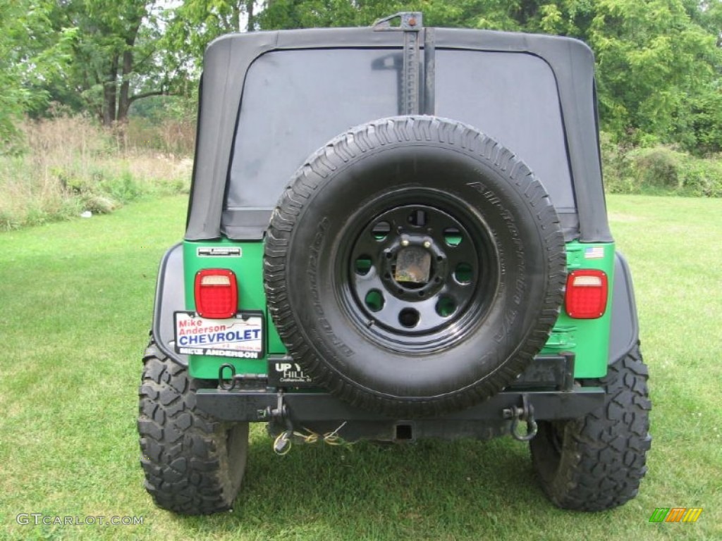 2004 Wrangler X 4x4 - Electric Lime Green Pearl / Dark Slate Gray photo #17