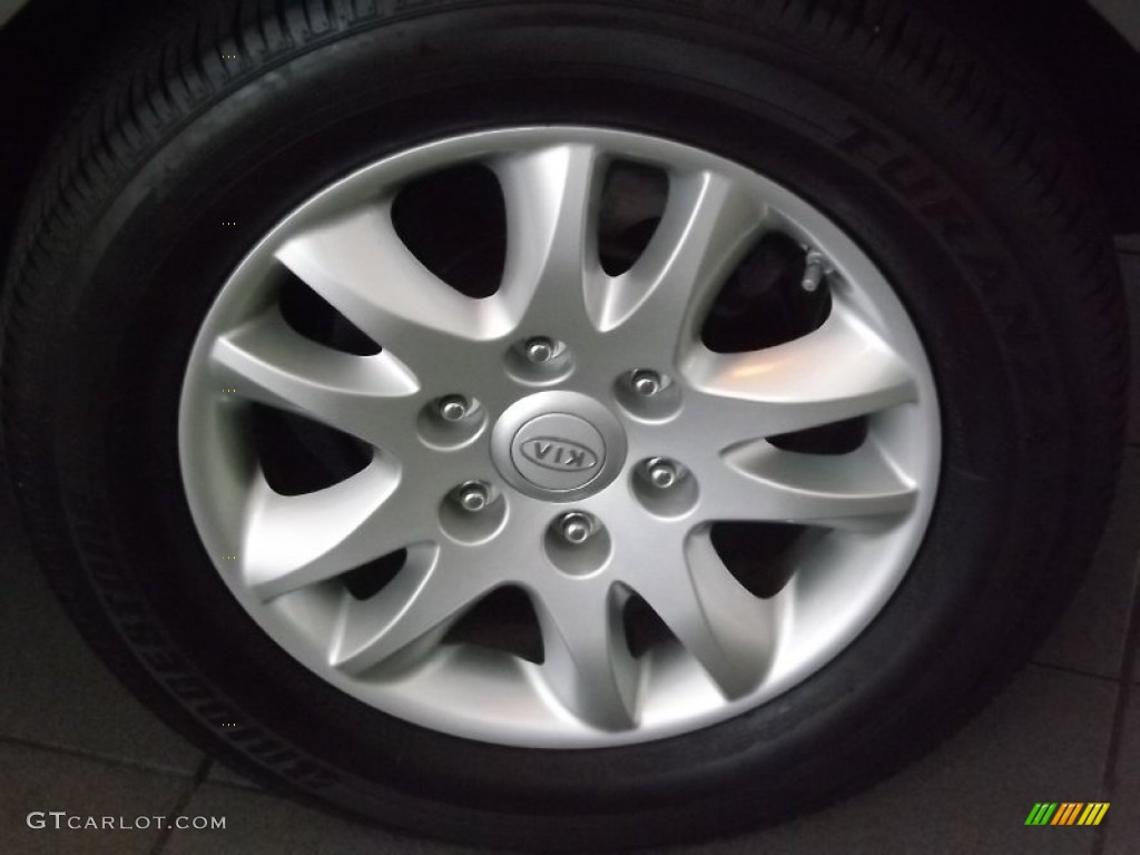 2010 Kia Sedona EX Wheel Photos