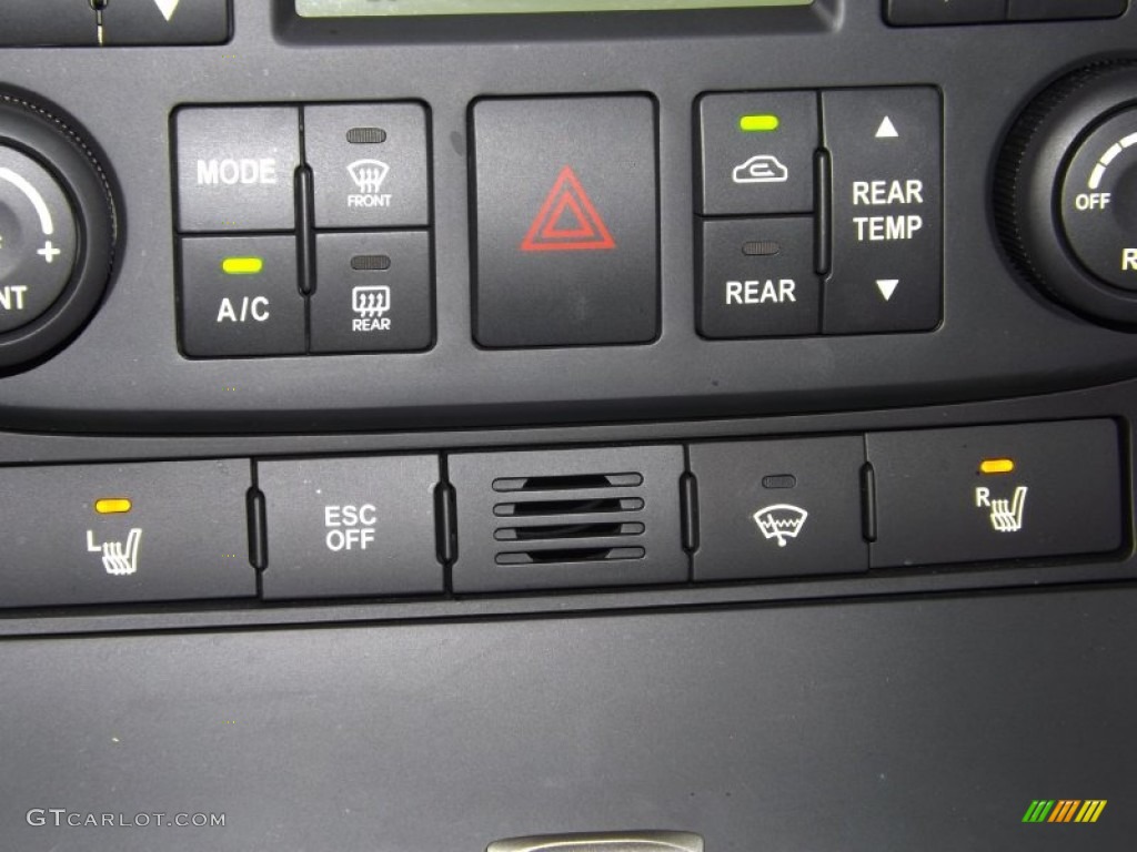 2010 Kia Sedona EX Controls Photo #84999849