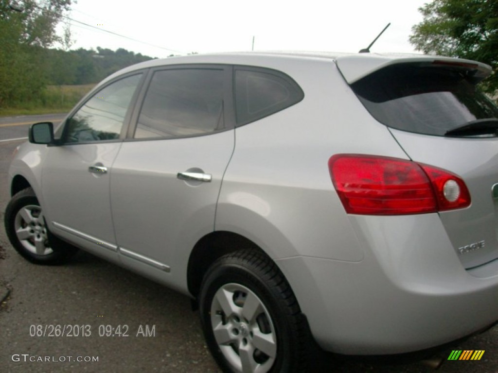 2011 Rogue S AWD - Silver Ice Metallic / Black photo #5