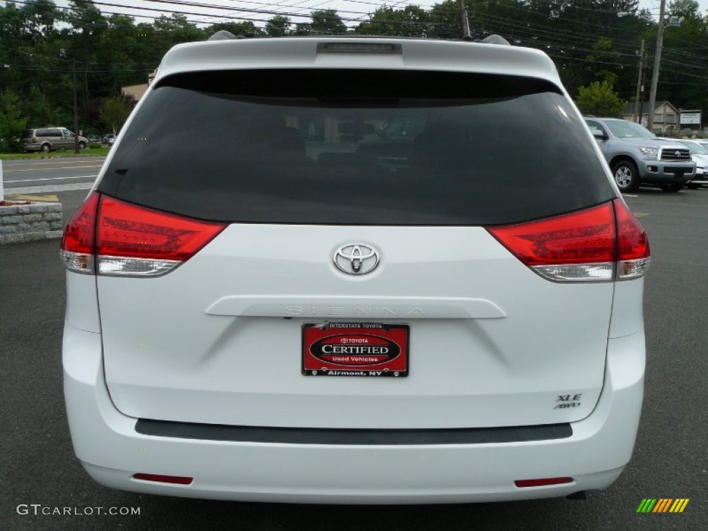 2011 Sienna XLE AWD - Super White / Bisque photo #5