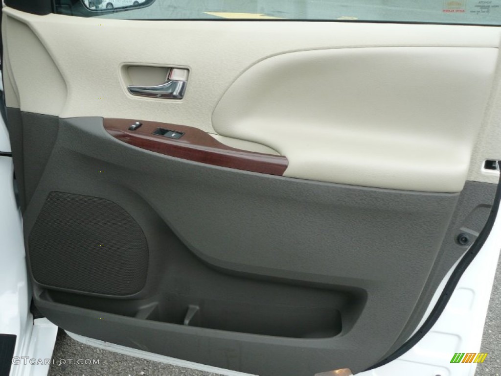 2011 Sienna XLE AWD - Super White / Bisque photo #20