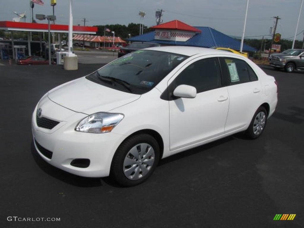 2012 Yaris Sedan - Super White / Ash Gray photo #1