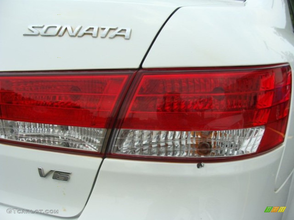 2007 Sonata SE V6 - Arctic White / Beige photo #22