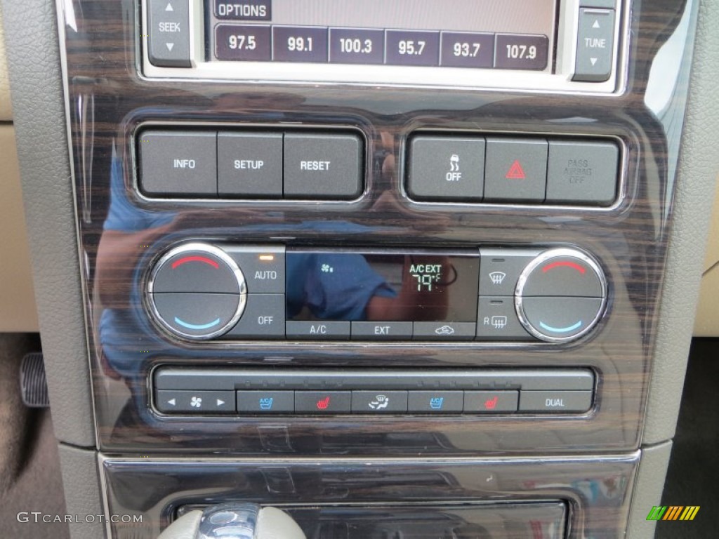 2008 Lincoln MKX Standard MKX Model Controls Photos