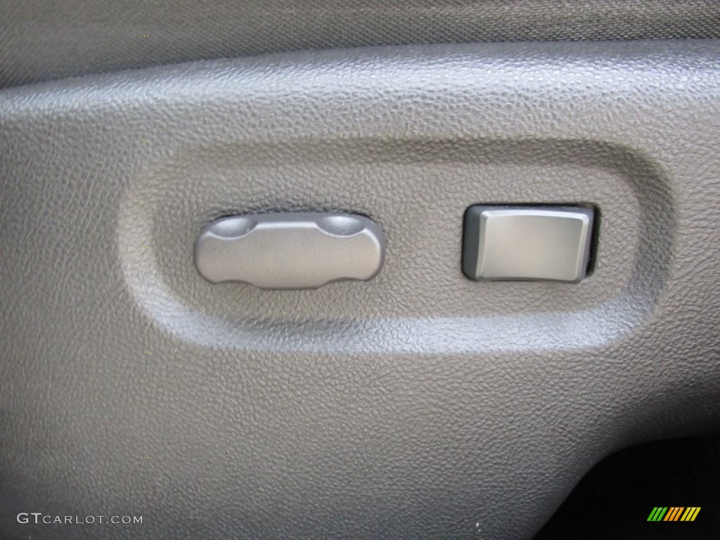 2007 HHR LT - Dark Silver Metallic / Ebony Black photo #16