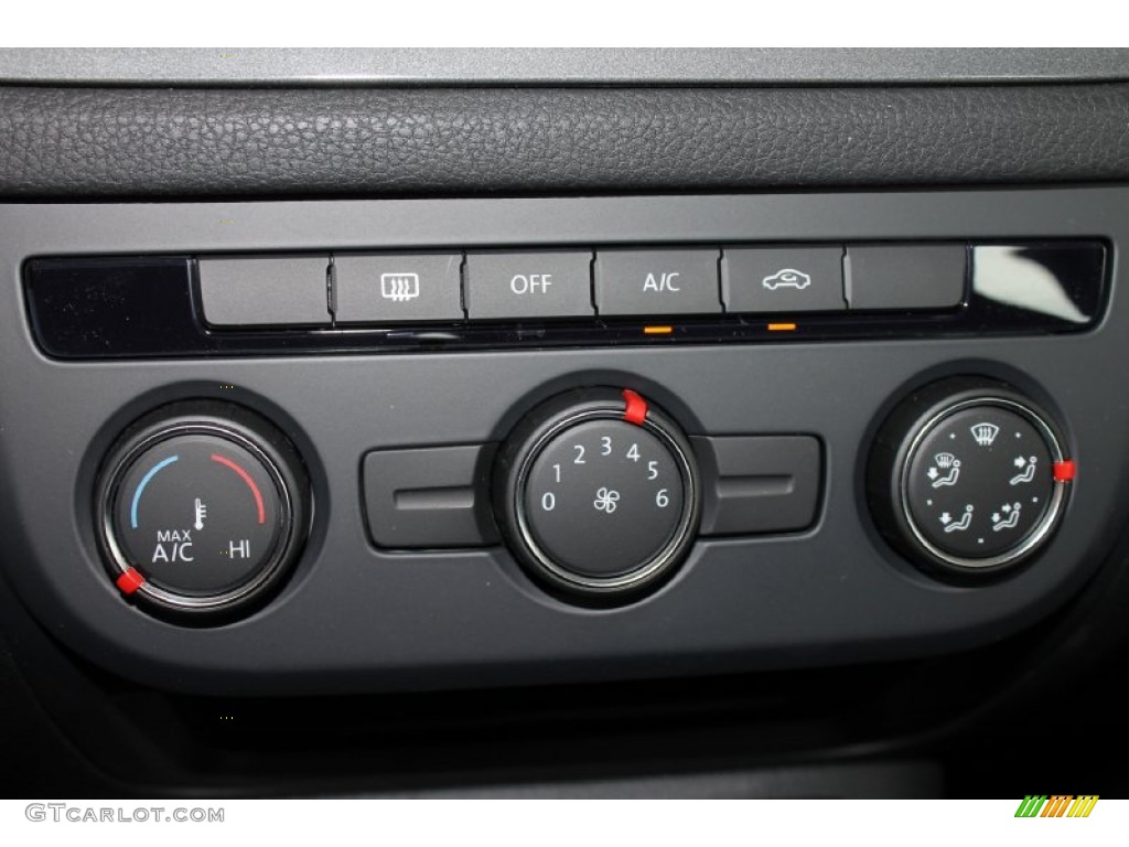 2014 Volkswagen Tiguan S Controls Photo #85022135