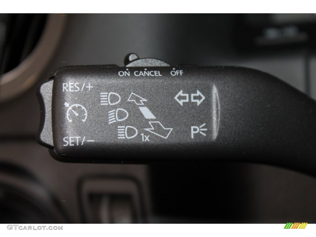 2014 Volkswagen Tiguan S Controls Photo #85022551