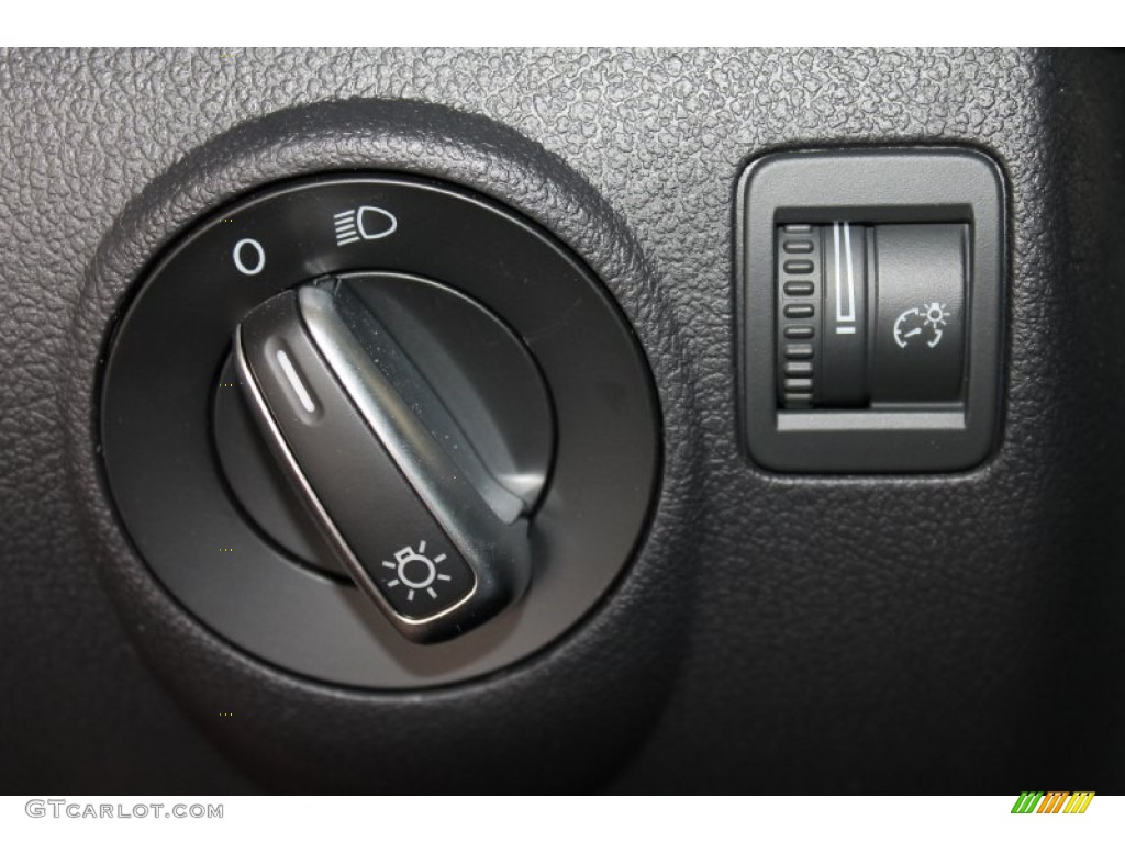 2014 Volkswagen Tiguan S Controls Photo #85022567
