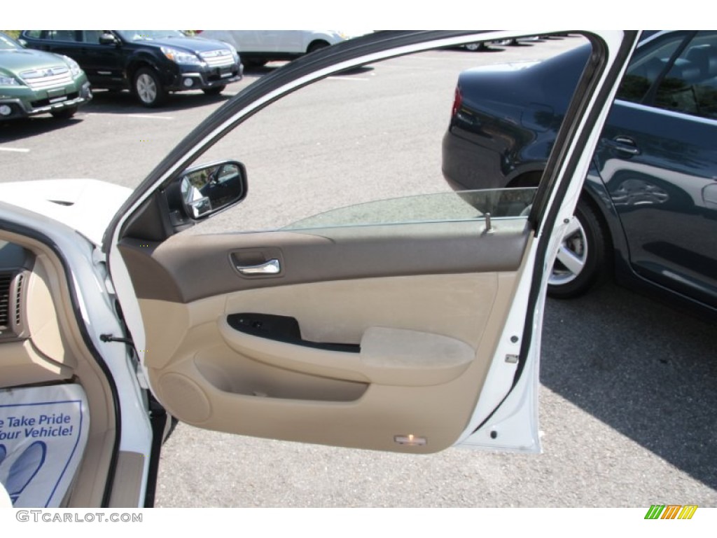 2003 Accord LX Sedan - Taffeta White / Ivory photo #17
