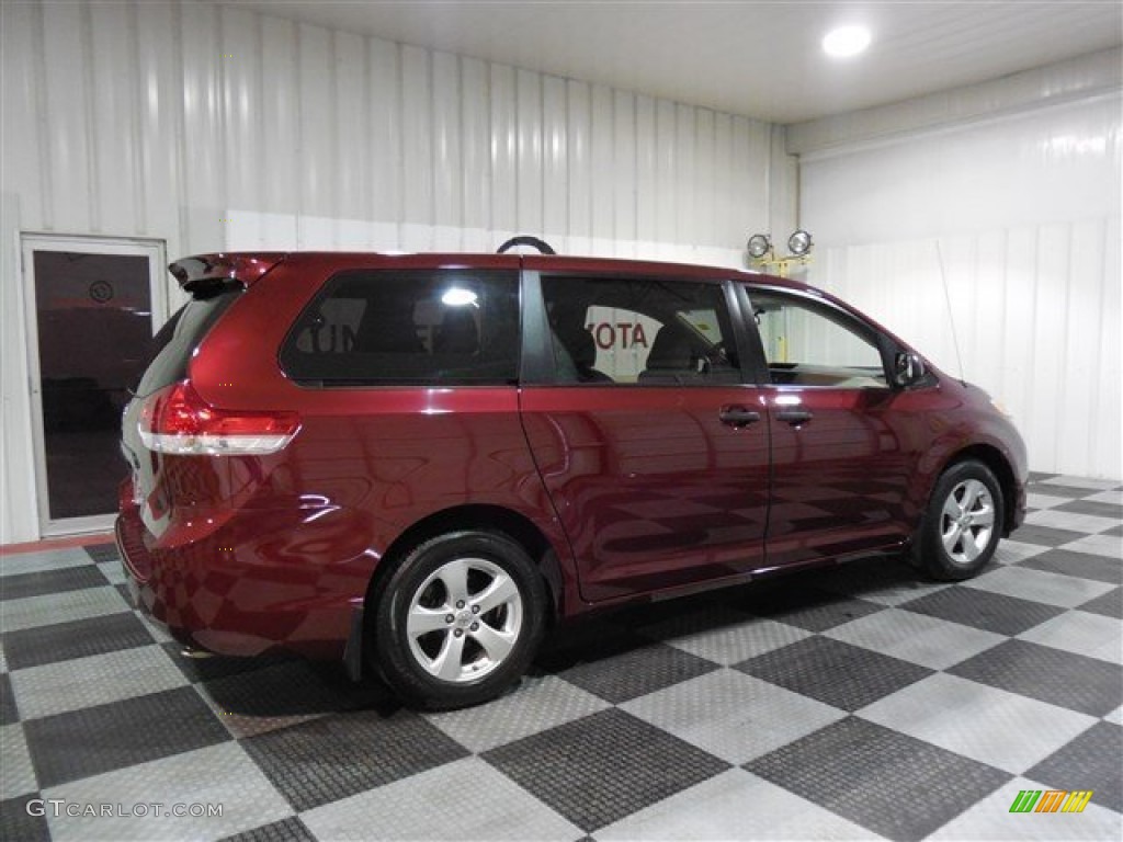 2011 Sienna  - Salsa Red Pearl / Bisque photo #7