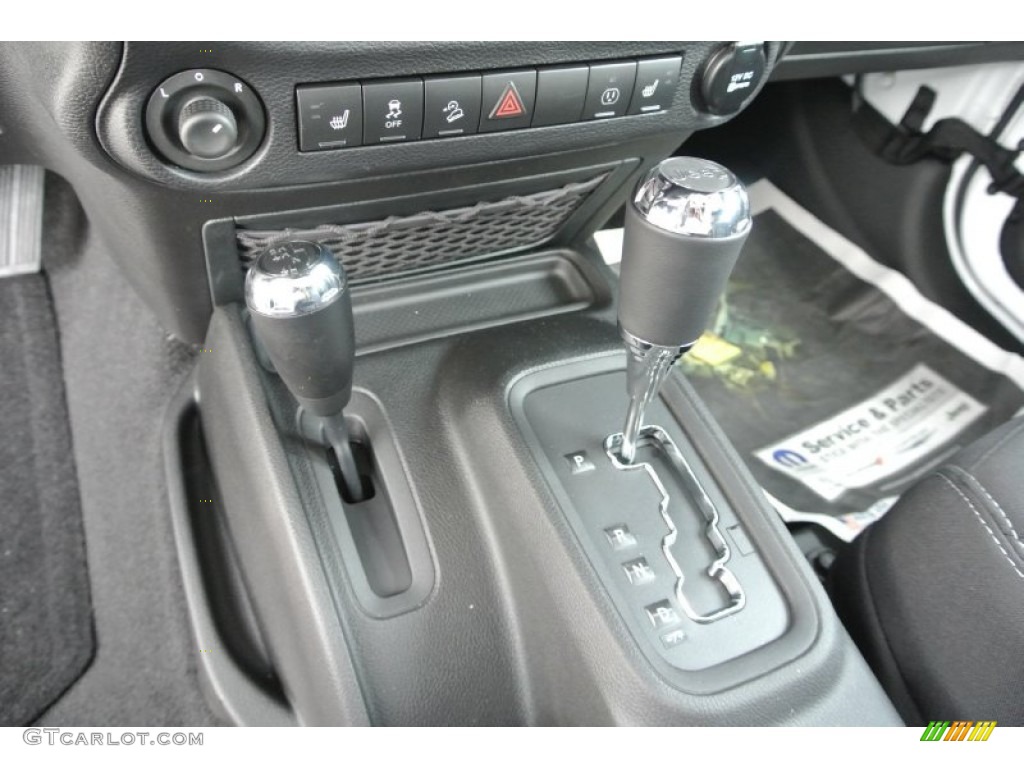 2014 Jeep Wrangler Unlimited Sahara 4x4 5 Speed Automatic Transmission Photo #85029553