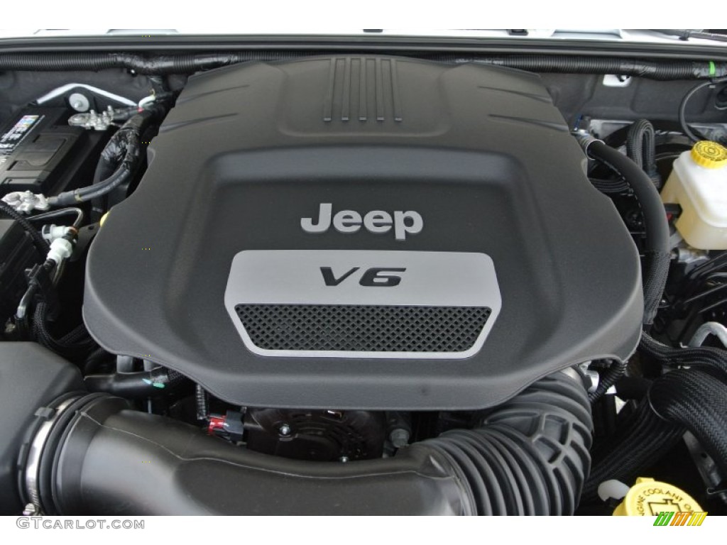 2014 Jeep Wrangler Unlimited Sahara 4x4 3.6 Liter DOHC 24-Valve VVT V6 Engine Photo #85029769