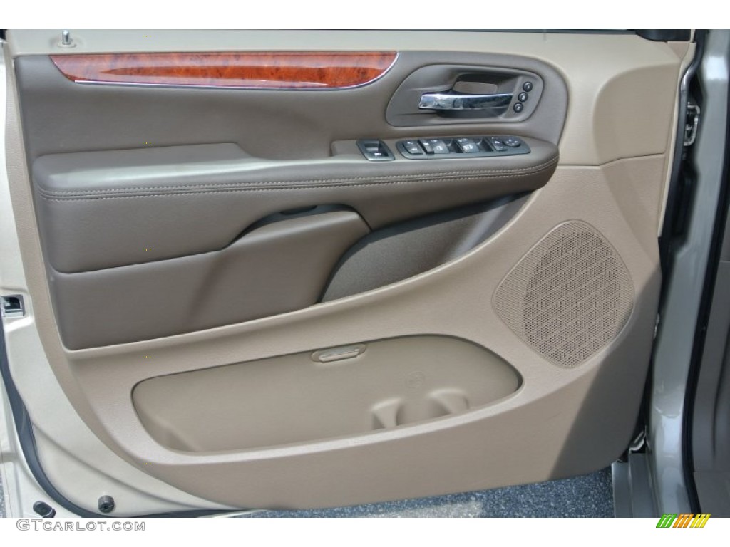 2014 Chrysler Town & Country Limited Dark Frost Beige/Medium Frost Beige Door Panel Photo #85030009