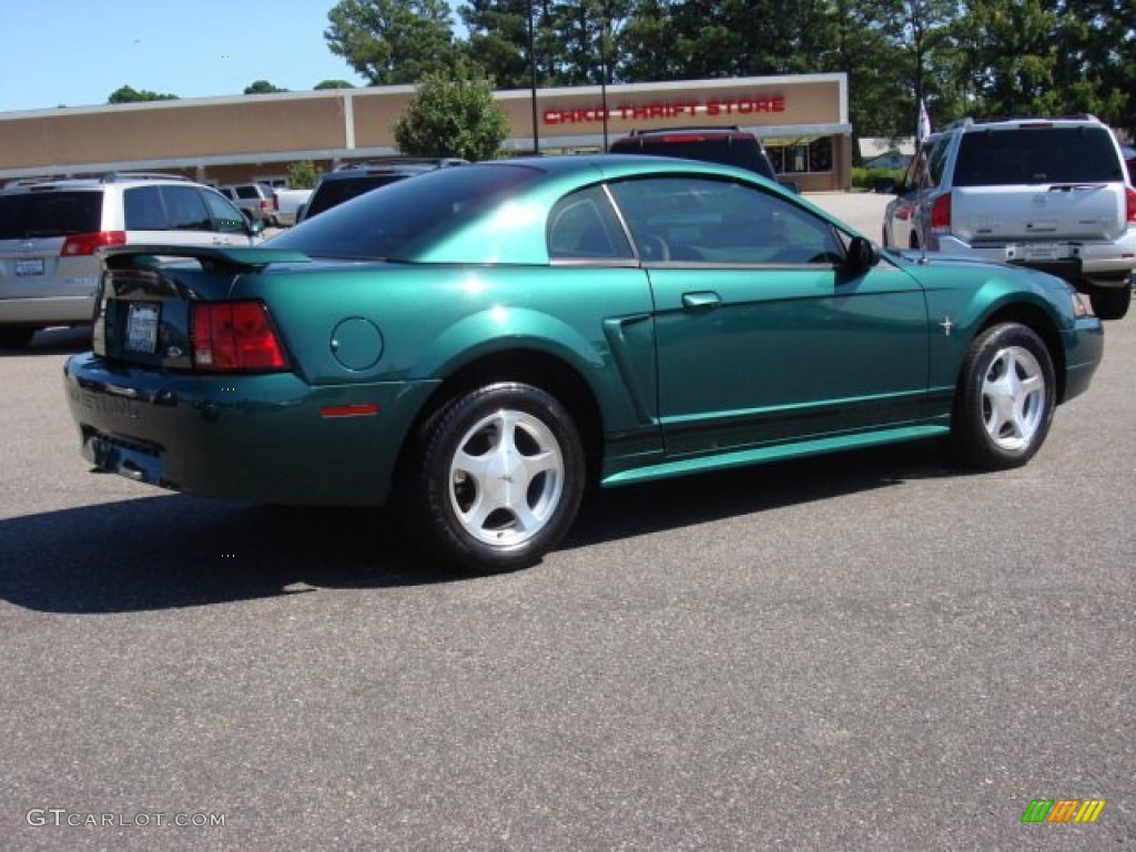 2001 Mustang V6 Coupe - Tropic Green metallic / Medium Parchment photo #5
