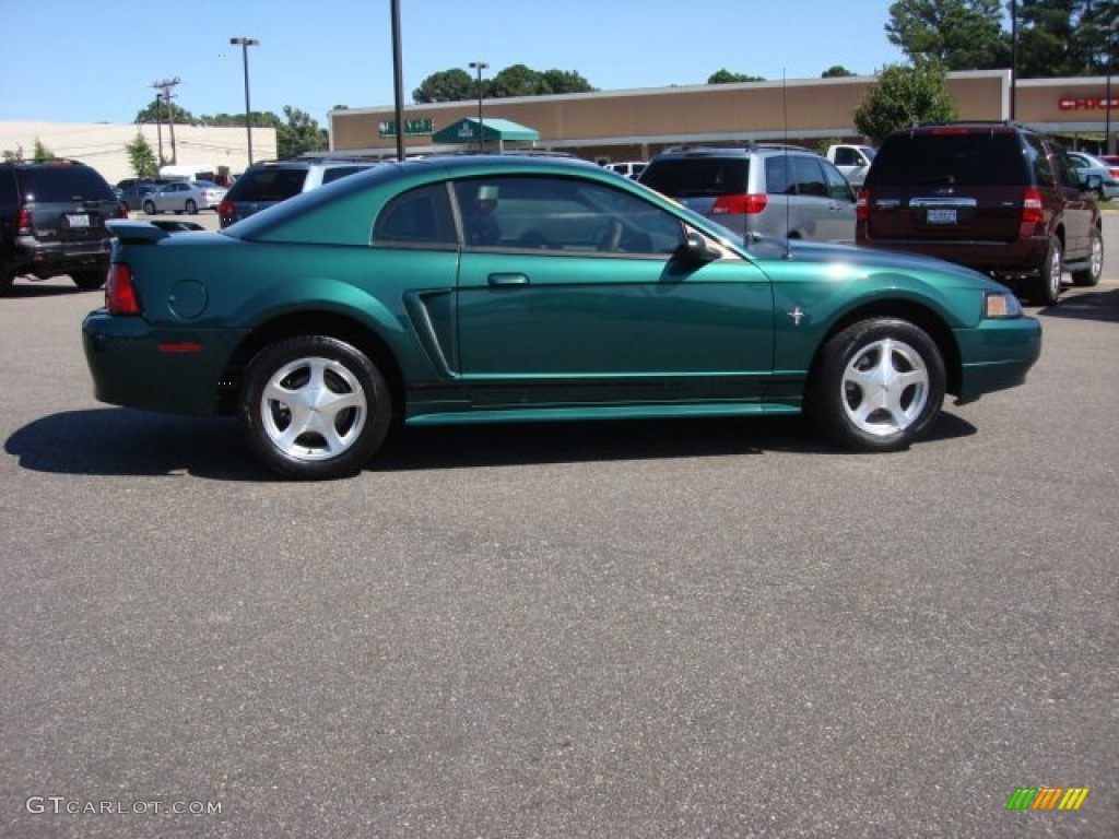 2001 Mustang V6 Coupe - Tropic Green metallic / Medium Parchment photo #6