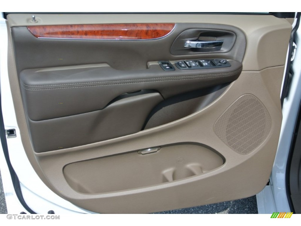 2014 Chrysler Town & Country Touring-L Dark Frost Beige/Medium Frost Beige Door Panel Photo #85031572
