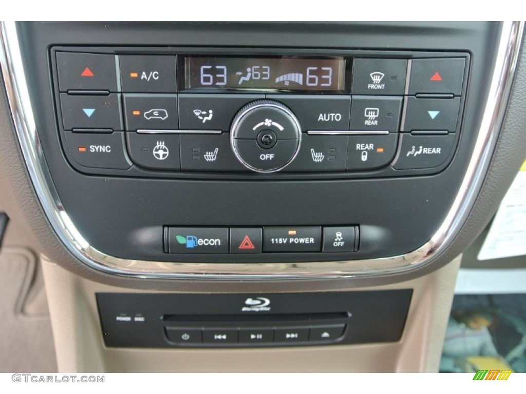 2014 Chrysler Town & Country Touring-L Controls Photo #85032616