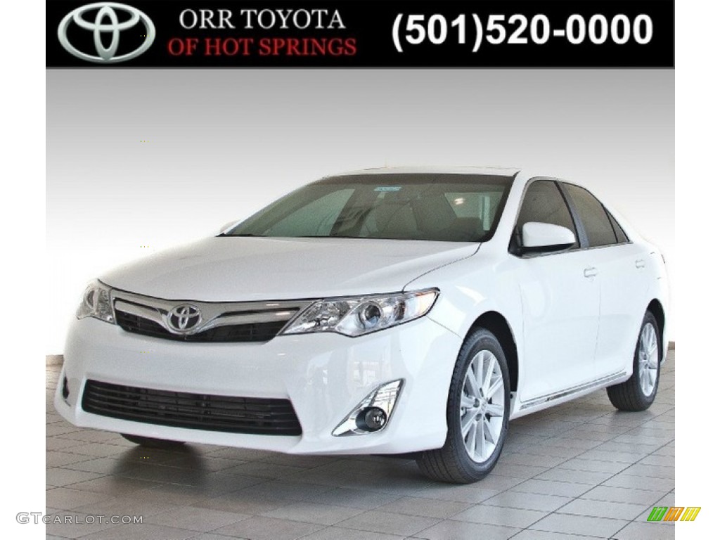 2013 Camry XLE - Super White / Ivory photo #1