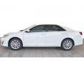 2013 Super White Toyota Camry XLE  photo #2