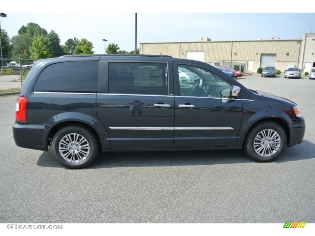 Maximum Steel Metallic 2014 Chrysler Town & Country Touring-L Exterior Photo #85033057
