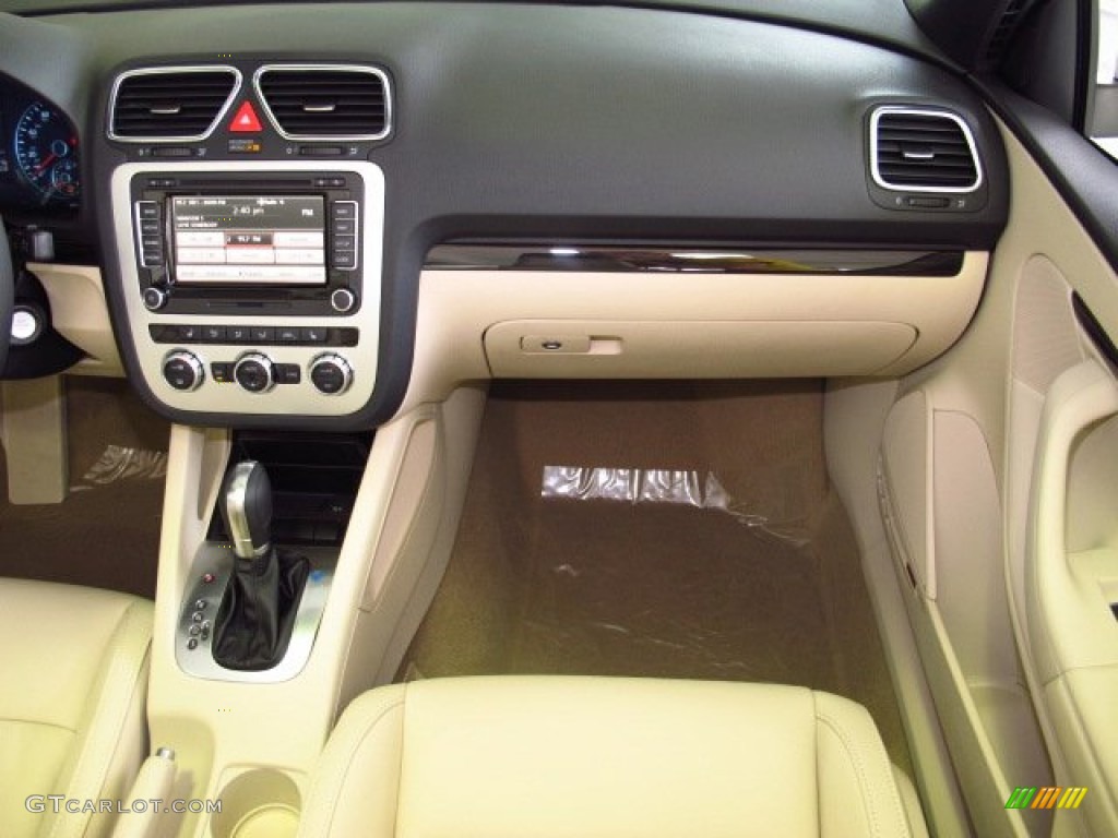 2014 Volkswagen Eos Executive Cornsilk Beige Dashboard Photo #85034278