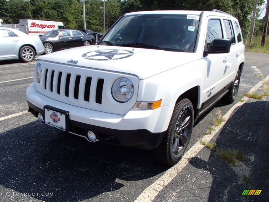 2014 Patriot Freedom Edition 4x4 - Bright White / Freedom Edition Dark Slate Gray/Silver Stitching photo #1