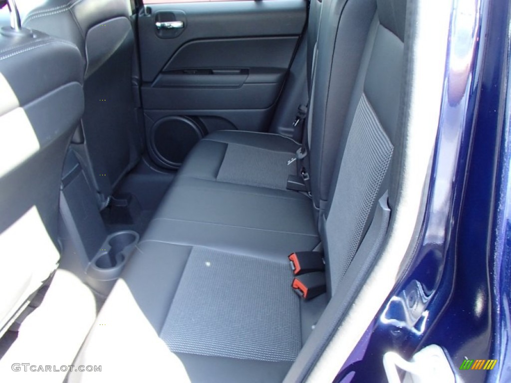 Freedom Edition Dark Slate Gray/Silver Stitching Interior 2014 Jeep Patriot Freedom Edition 4x4 Photo #85035675