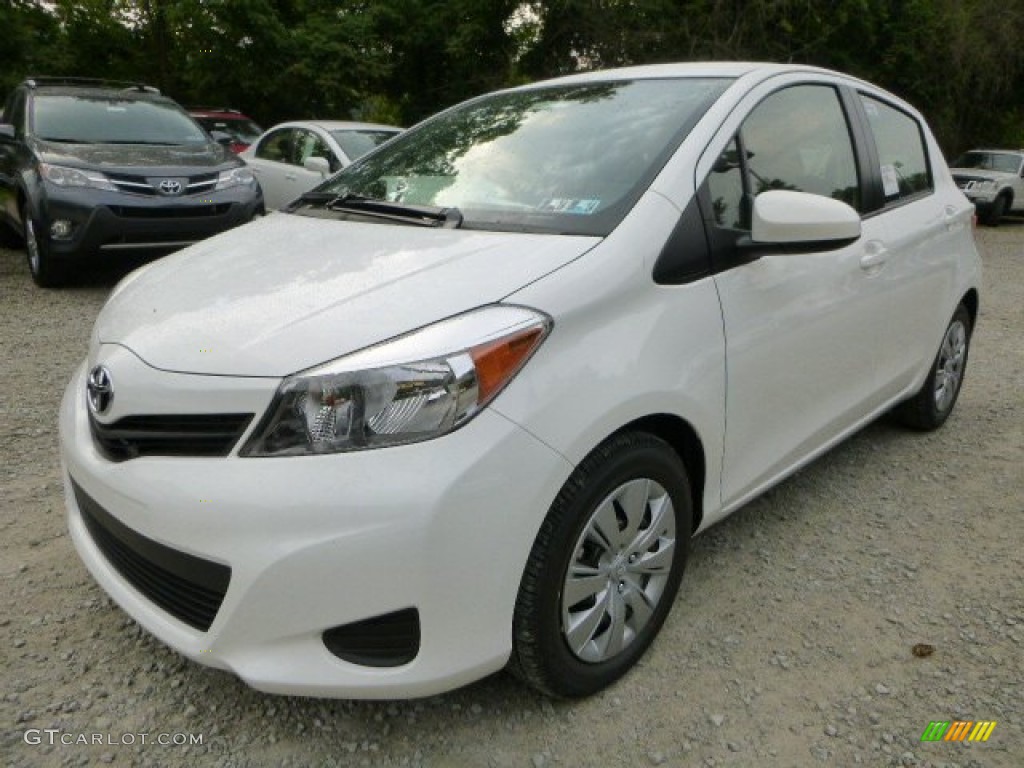 Super White 2014 Toyota Yaris LE 5 Door Exterior Photo #85036234
