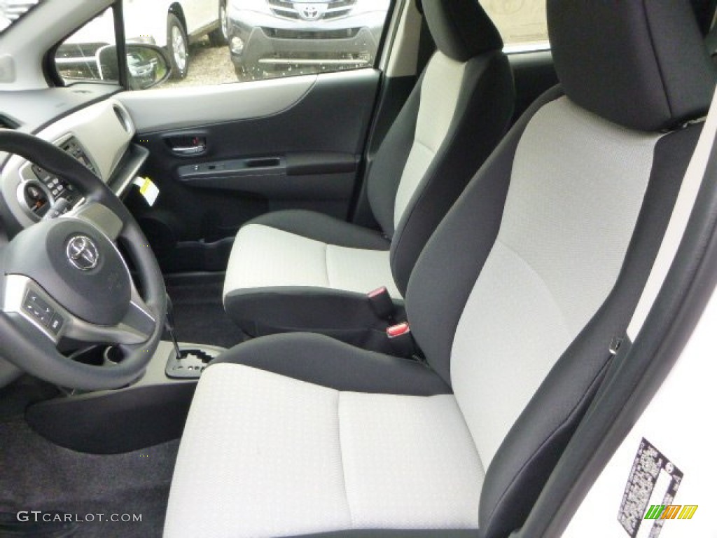 Ash Interior 2014 Toyota Yaris LE 5 Door Photo #85036294