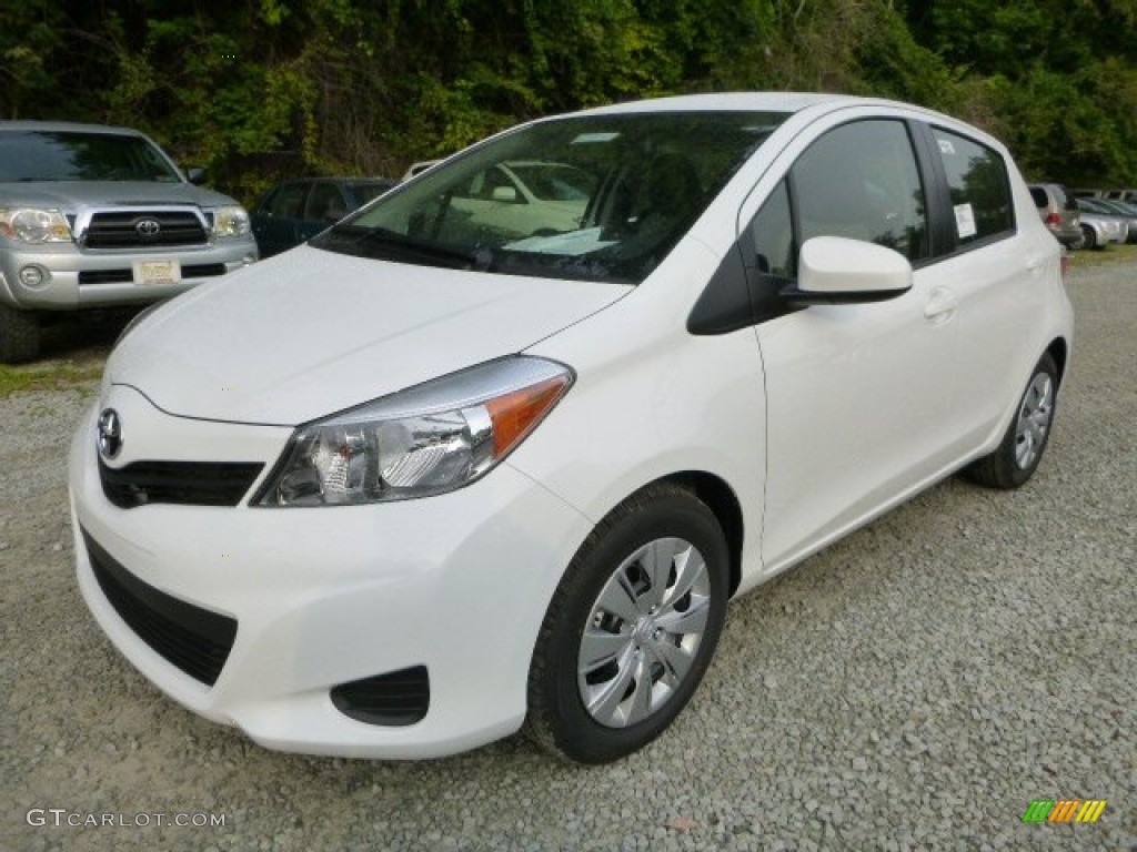 Super White 2014 Toyota Yaris LE 5 Door Exterior Photo #85036691