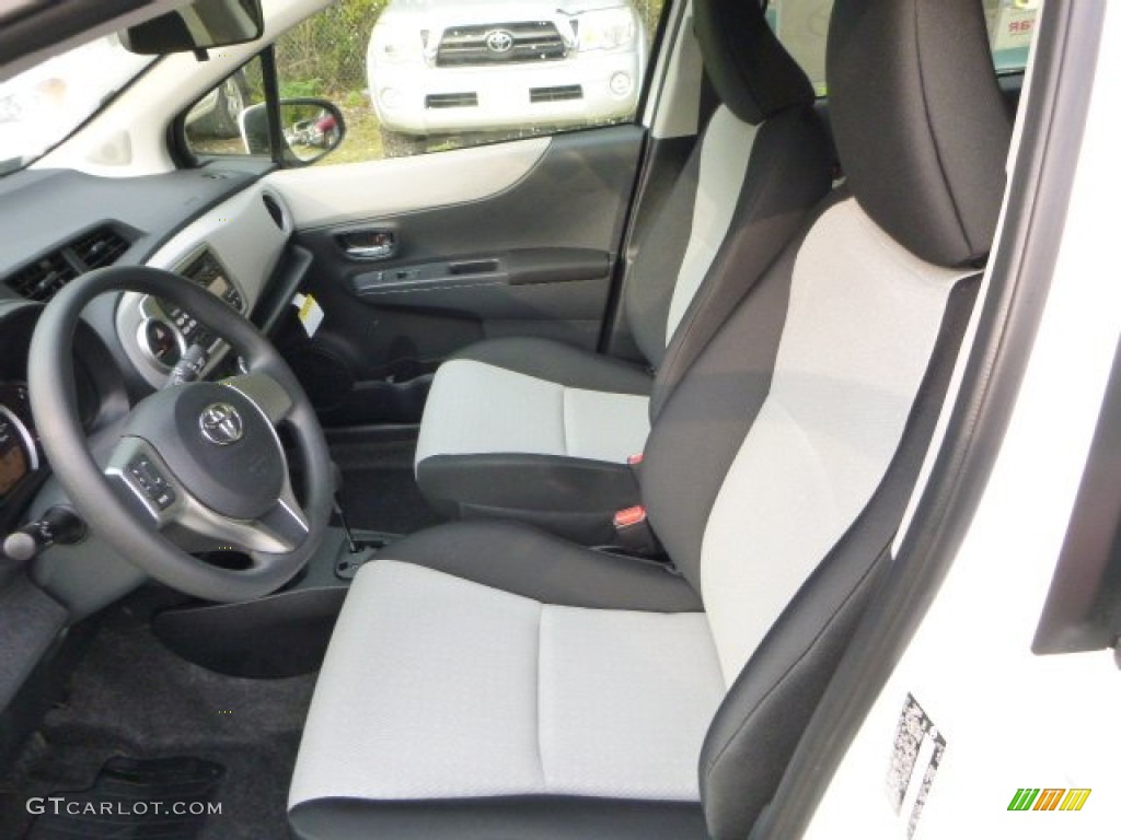 Ash Interior 2014 Toyota Yaris LE 5 Door Photo #85036756