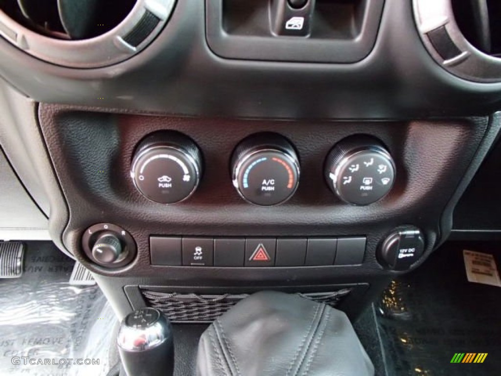2014 Jeep Wrangler Unlimited Sport S 4x4 Controls Photos