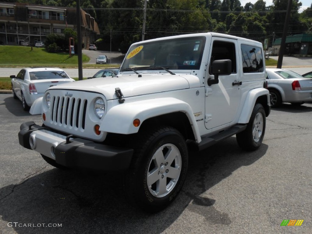 2012 Wrangler Sahara 4x4 - Bright White / Black photo #3