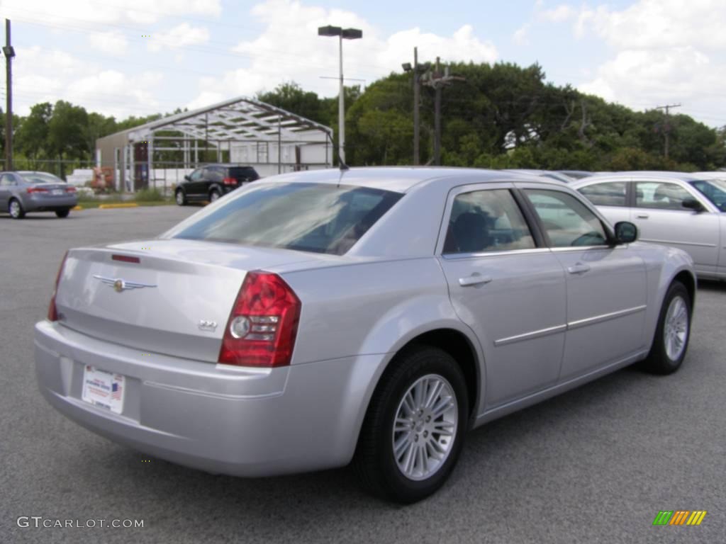 2008 300 Touring - Bright Silver Metallic / Dark Slate Gray photo #3
