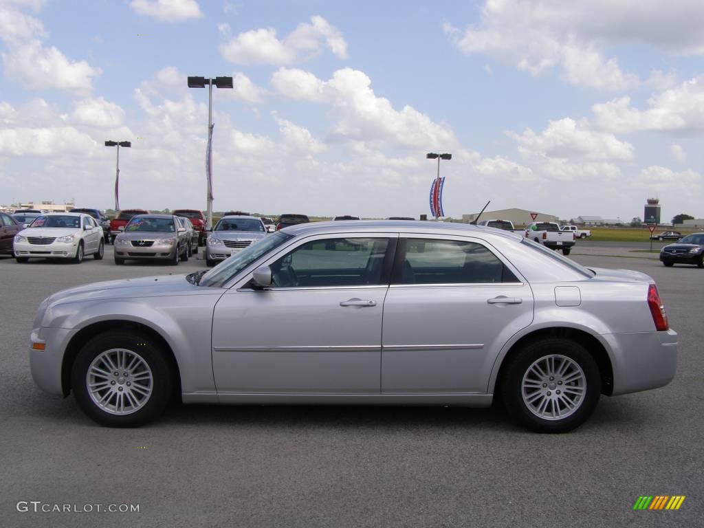 2008 300 Touring - Bright Silver Metallic / Dark Slate Gray photo #6