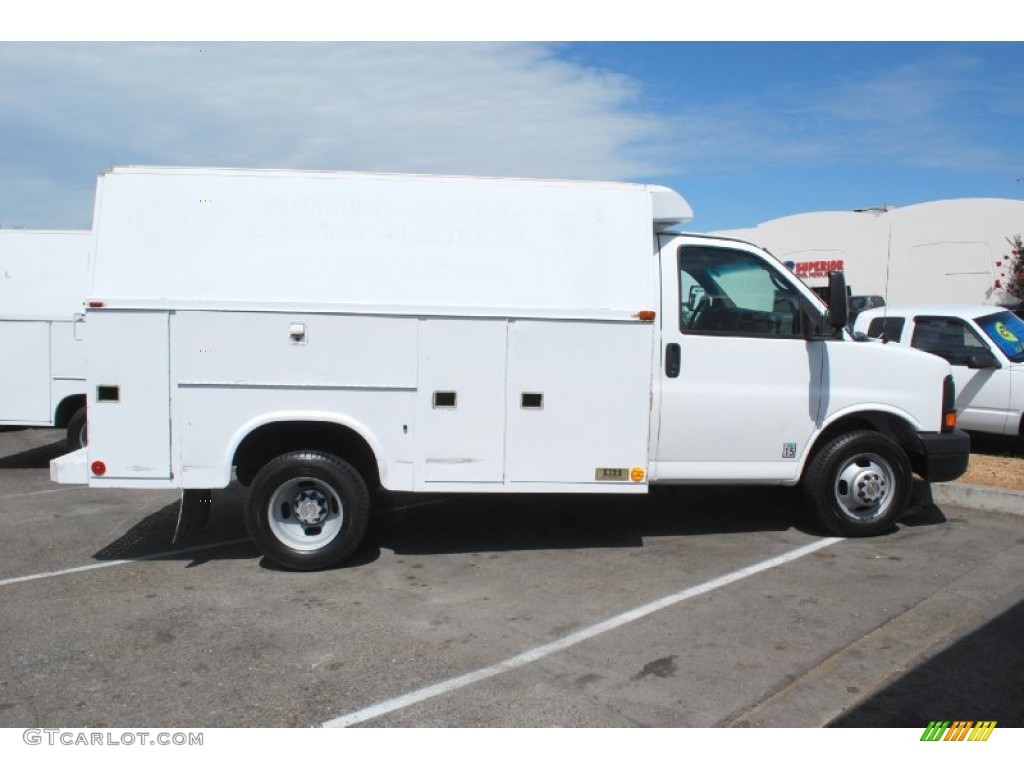 2004 Express 3500 Cutaway Commercial Van - Summit White / Neutral photo #2