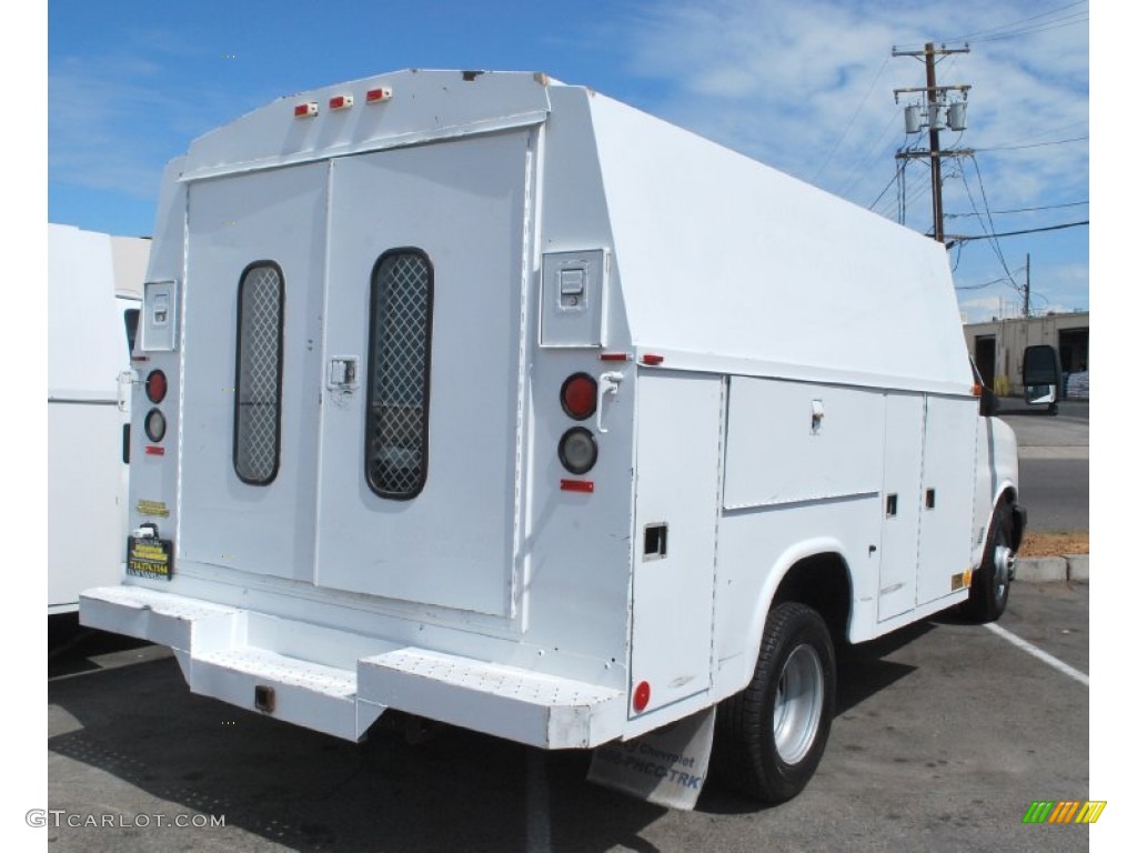 2004 Express 3500 Cutaway Commercial Van - Summit White / Neutral photo #3