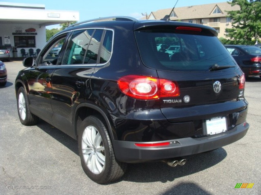 2011 Tiguan SE 4Motion - Deep Black Metallic / Charcoal photo #4