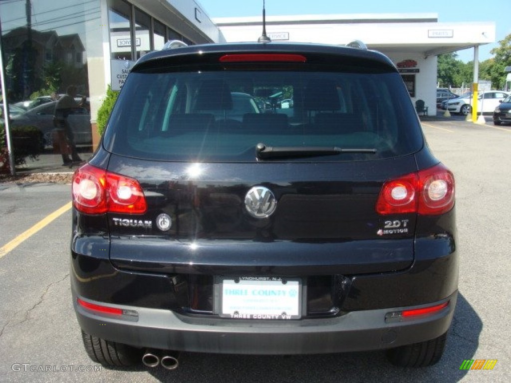 2011 Tiguan SE 4Motion - Deep Black Metallic / Charcoal photo #5